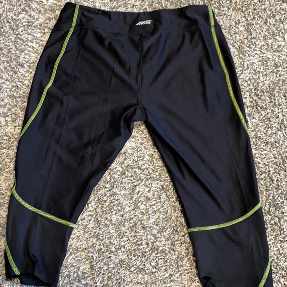 Workout Capris - Picture 3 of 5